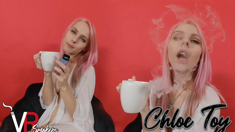 Chloe Toy – Vaping