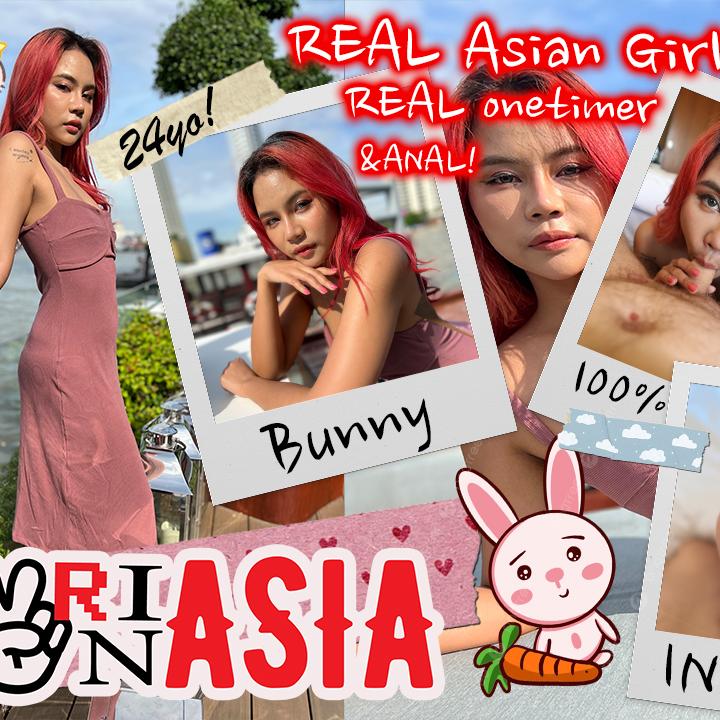 Thai student with red hair loves modeling and tourists